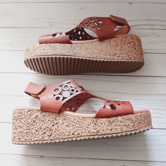 Unity In Diversity| Fanny Wedge Sandal EU 41/US 10 Brown Leather Circular Cutout - Picture 9 of 15